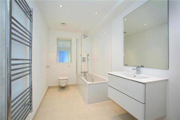 2 Bedroom Flat To Rent In Heath Road, Twickenham, TW1