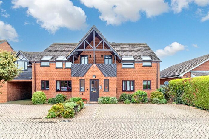 2 Bedroom Apartment For Sale In Marlborough Place, Toddington, Bedfordshire, LU5