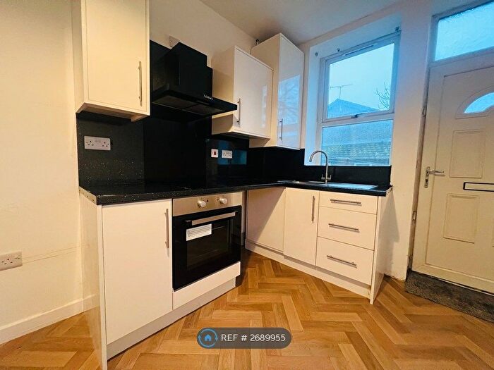 1 Bedroom Flat To Rent In Providence House, Stanningley, Pudsey, LS28