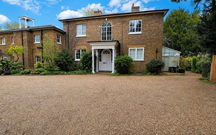 3 Bedroom Flat To Rent In The Old Rectory, Uxbridge, UB8