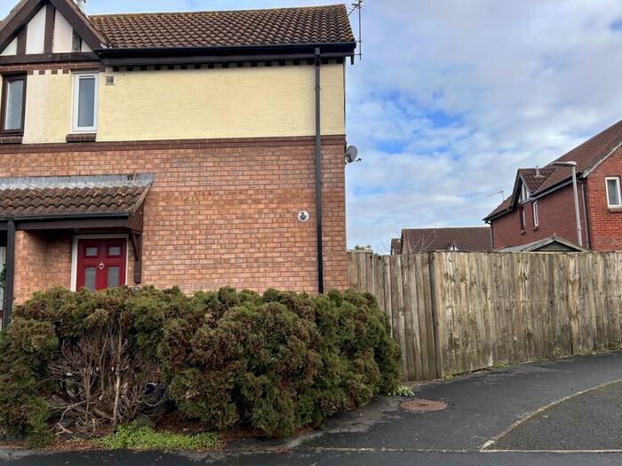2 Bedroom House To Rent In Bedroom Home - Starcross, EX6