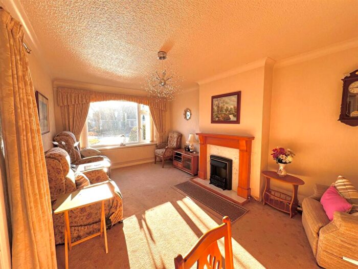 2 Bedroom Semi-Detached Bungalow For Sale In Willows Drive, Hornsea, HU18