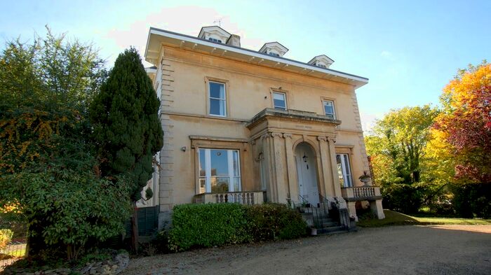 2 Bedroom Flat To Rent In Douro Road, Cheltenham, GL50