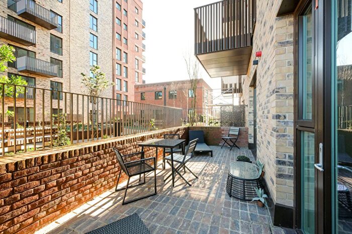 1 Bedroom Flat For Sale In Heybourne Park, Clayton Field, London, NW9