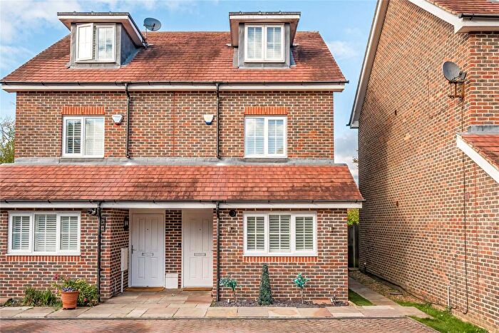 3 Bedroom Semi-Detached House For Sale In Cheyne Park Drive, West Wickham, BR4