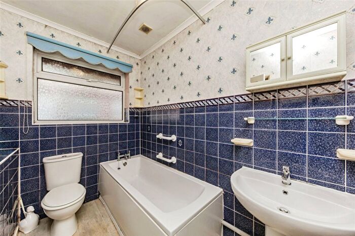 2 Bedroom Bungalow For Sale In Westbourne Avenue, Crewe, Cheshire, CW1