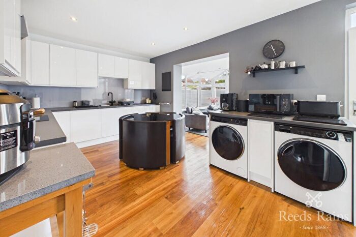 3 Bedroom Semi-Detached House For Sale In Cliffe Lane, Gomersal, Cleckheaton, West Yorkshire, BD19