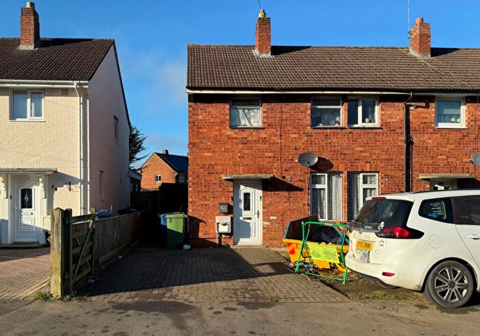 3 Bedroom End Of Terrace House For Sale In Avon Crescent, Brockworth, Gloucester, Gloucestershire, GL3