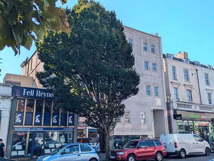 1 Bedroom Flat To Rent In Sandgate Road, Folkestone, Kent, CT20