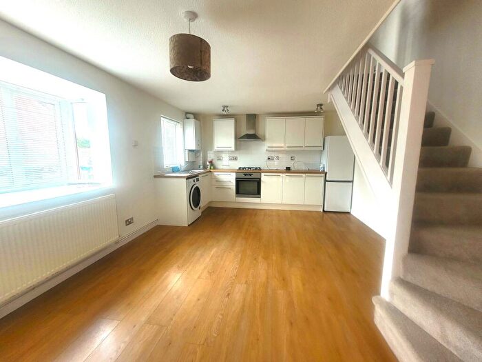 1 Bedroom House To Rent In Thorn Drive, George Green, Slough, SL3