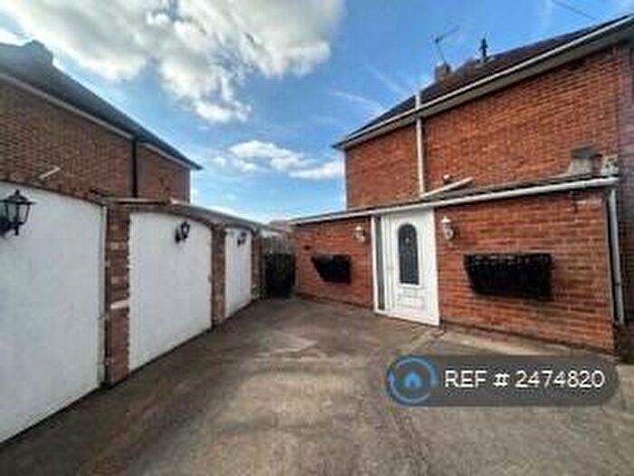 3 Bedroom Semi-Detached House To Rent In Alan Moss Road, Loughborough, LE11