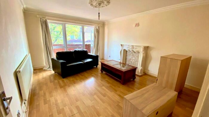 2 Bedroom Flat To Rent In Richmond Street, London, E13