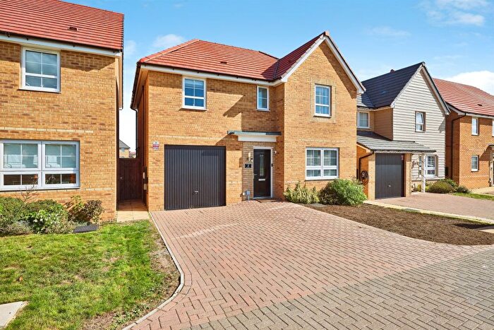4 Bedroom Detached House For Sale In Langsett Gardens, Hampton Water, Peterborough, PE7