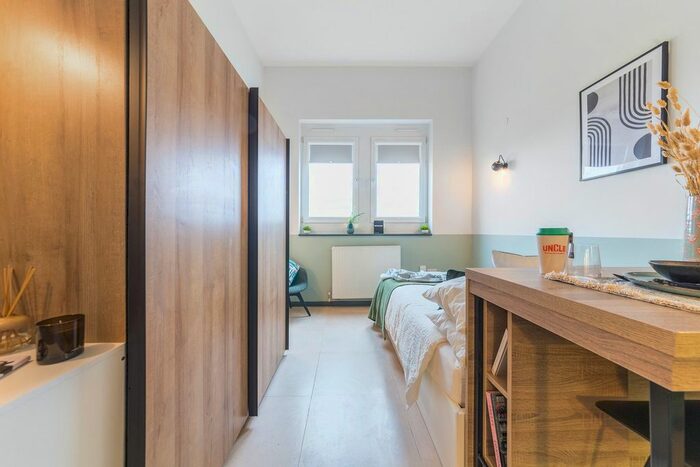 Studio To Rent In Uncle Stockwell, Courland Grove, London, SW8