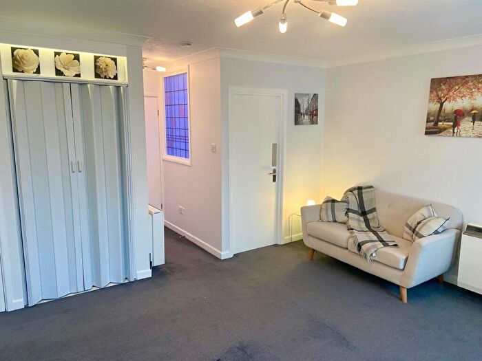 Studio To Rent In Queen Alexandra Road, Buckinghamshire, High Wycombe, HP11