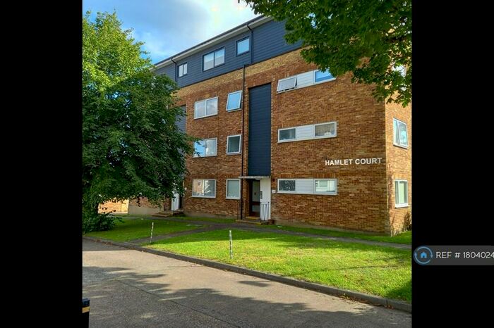 1 Bedroom Flat To Rent In Hamlet Court, Woodford Green, Essex, IG8