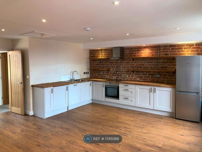 2 Bedroom Flat To Rent In St Luke's House Gloucester Quays, Gloucester, GL2