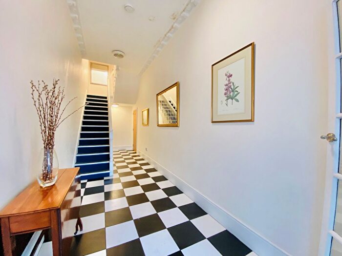 1 Bedroom Flat To Rent In Gloucester Road, New Barnet, EN5
