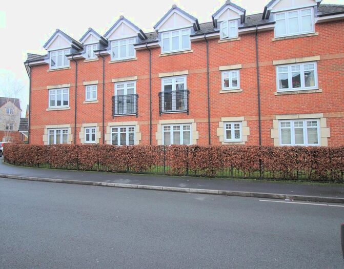 2 Bedroom Flat To Rent In Cedarwood Close, Manchester M22
