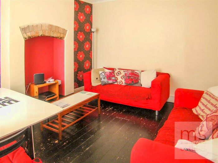 4 Bedroom Terraced House To Rent In Cycle Road, Lenton, Nottingham NG7