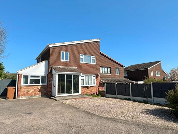 3 Bedroom Semi-Detached House For Sale In Yew Tree Crescent, Melton Mowbray, LE13