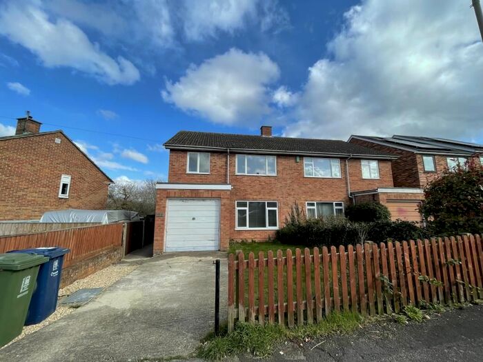 3 Bedroom Semi-Detached House To Rent In Ambleside Drive, Headington, OX3