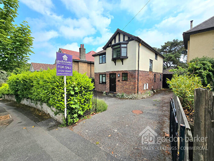 4 Bedroom Detached House For Sale In Brackendale Road, Bournemouth, Dorset, BH8