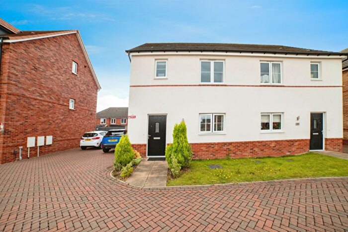 3 Bedroom Semi-Detached House For Sale In Rosebay Gardens, Clipstone Village, Mansfield, NG21