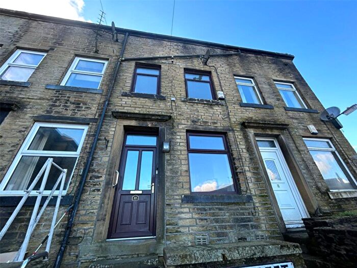 2 Bedroom Terraced House To Rent In Well Street, Denholme, Bradford, BD13