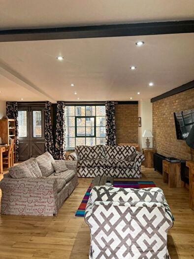 2 Bedroom Flat To Rent In Clink Street, London, SE1