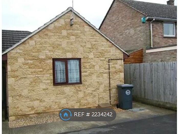 1 Bedroom Bungalow To Rent In Hill View, Carterton, OX18