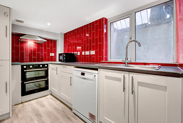 1 Bedroom Semi-Detached House To Rent In Gabriels Hill, Maidstone, Maidstone, ME15