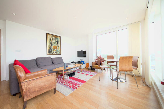 3 Bedroom Apartment To Rent In Goodchild Road, London, N4