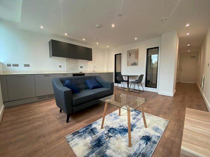 1 Bedroom Flat To Rent In Ironmonger Row, CV1