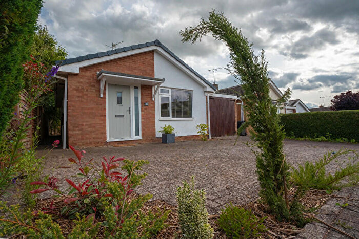 2 Bedroom Detached Bungalow To Rent In Farley Avenue, Harbury, CV33