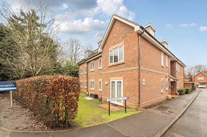 2 Bedroom Apartment For Sale In Windermere Gate, Bracknell, Berkshire, RG12
