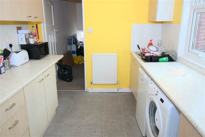 5 Bedroom Maisonette To Rent In Buston Terrace, Newcastle Upon Tyne, NE2