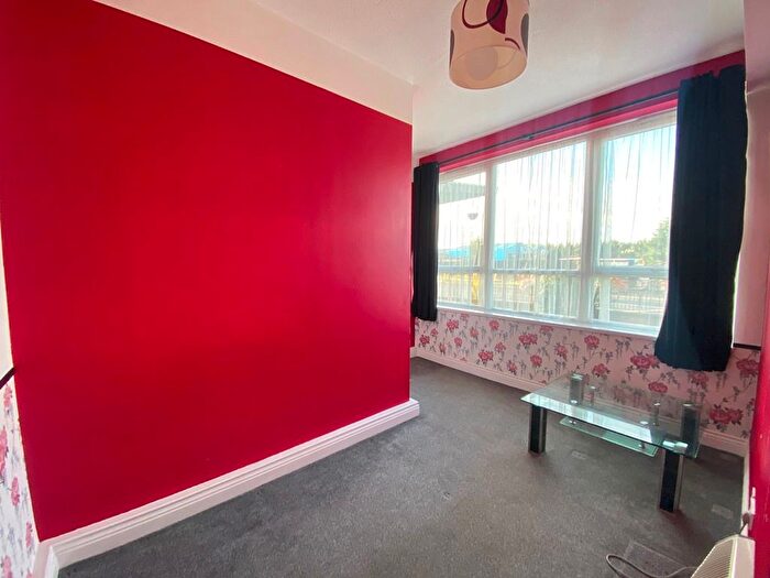 2 Bedroom Flat For Sale In St. Christopher Court, Evesham, WR11