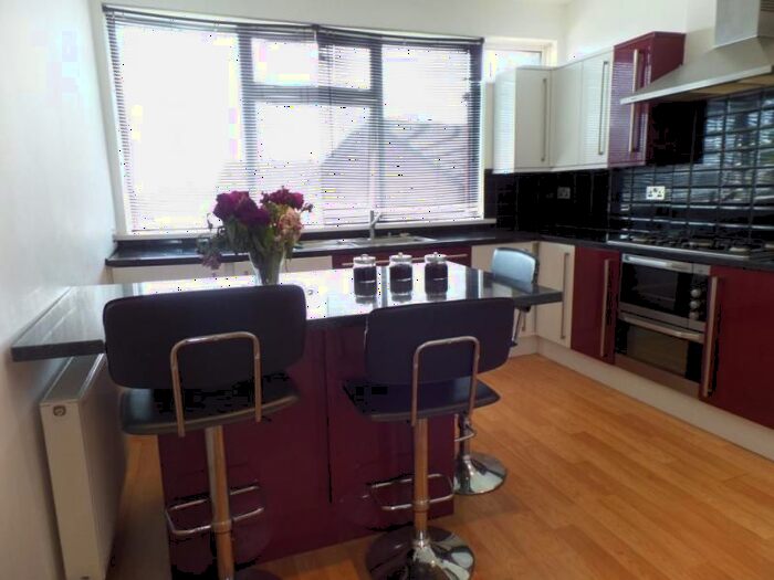 2 Bedroom Flat To Rent In Kennerleigh Road, Rumney, Cardiff, CF3