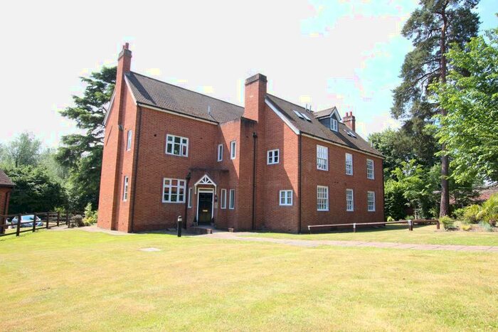 2 Bedroom Apartment To Rent In Woking, Surrey, GU22