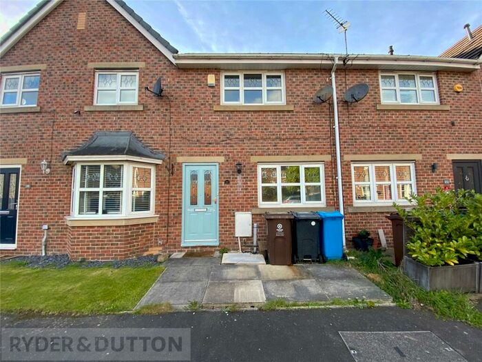 3 Bedroom Town House To Rent In Woodside Close, Lees, Oldham, Greater Manchester, OL4