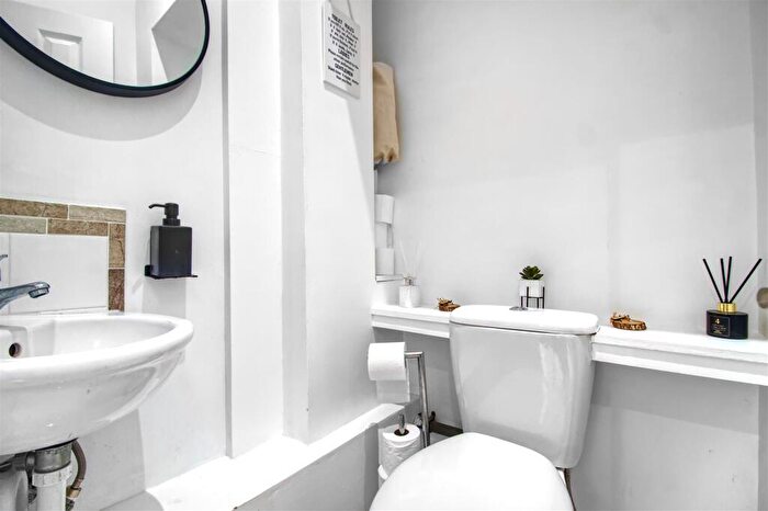 2 Bedroom Terraced House For Sale In Beeston Drive, Cheshunt, EN8