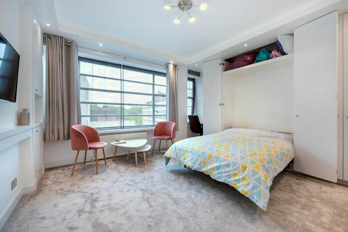 Studio To Rent In Petty France, London, SW1H