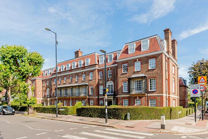 3 Bedroom Flat To Rent In Fortis Green, London, N10