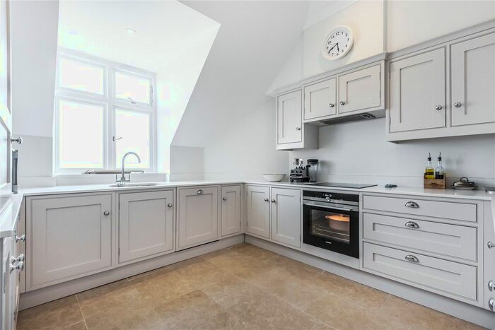 2 Bedroom Flat To Rent In Bruce Manor Close, Wadhurst, TN5