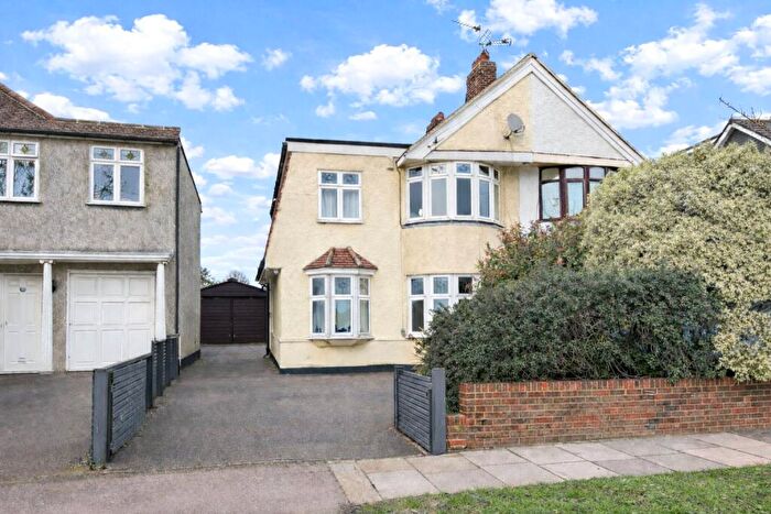 5 Bedroom Semi-Detached House For Sale In Broad Walk, London, SE3