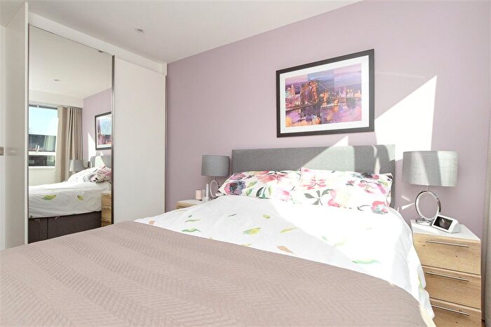 1 Bedroom Flat For Sale In Wood Street, East Grinstead, West Sussex, RH19