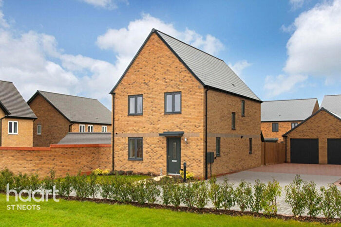 4 Bedroom Detached House For Sale In Nuffield Road, St.Neots, PE19