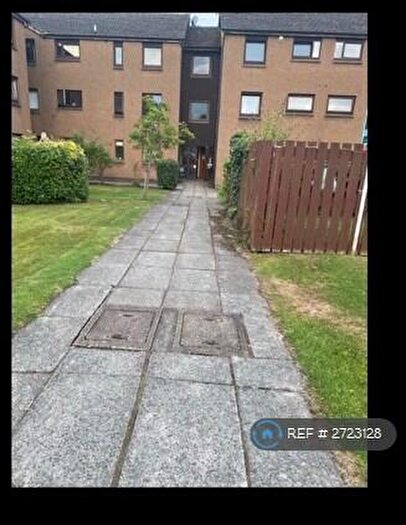 2 Bedroom Flat To Rent In Fortingall Place, Glasgow, G12