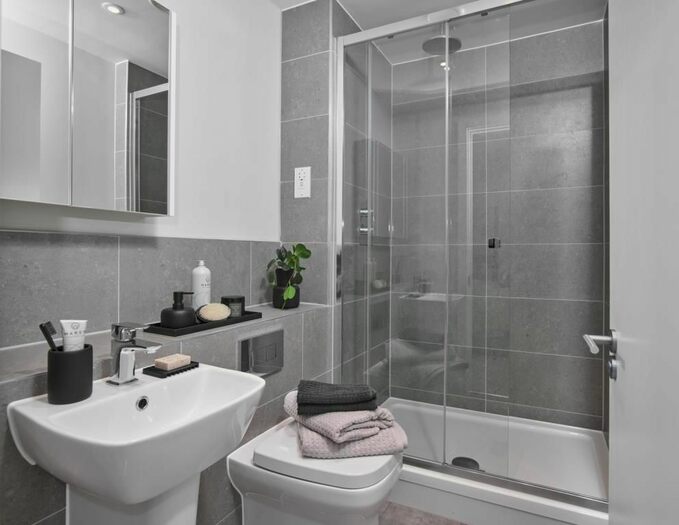 2 Bedroom Flat To Rent In Newbury, Berkshire, RG14